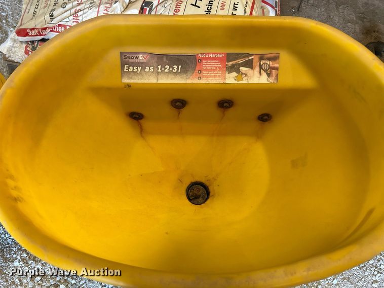 image for item EK8283 SnowEx (2) SnowEx spreaders