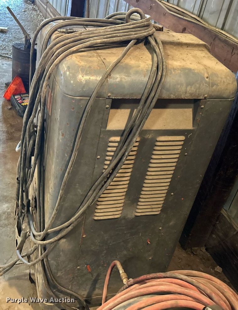 image for item EK8289 Hobart RS-304 welder