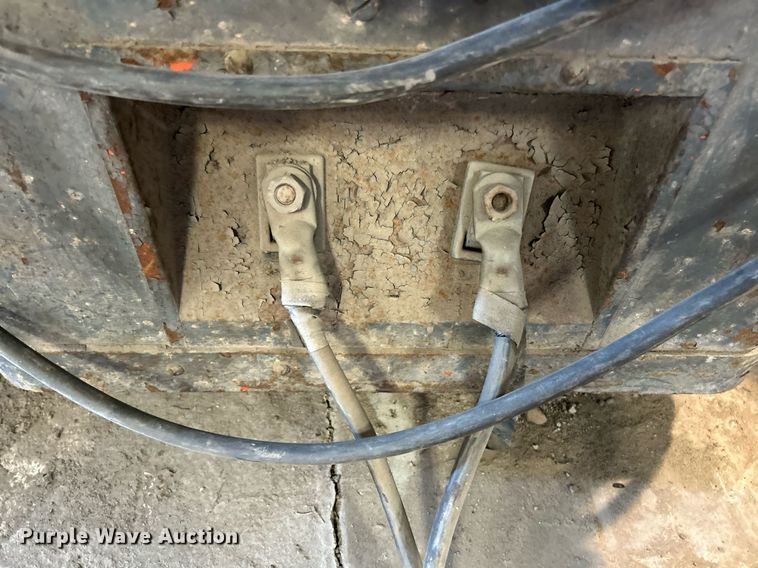 image for item EK8289 Hobart RS-304 welder