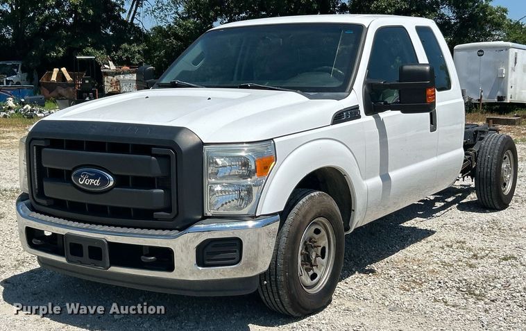 image for item EK8307 2015 Ford F250 Super Duty XL SuperCab pickup truck cab and chassis