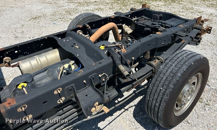 image for item EK8307 2015 Ford F250 Super Duty XL SuperCab pickup truck cab and chassis