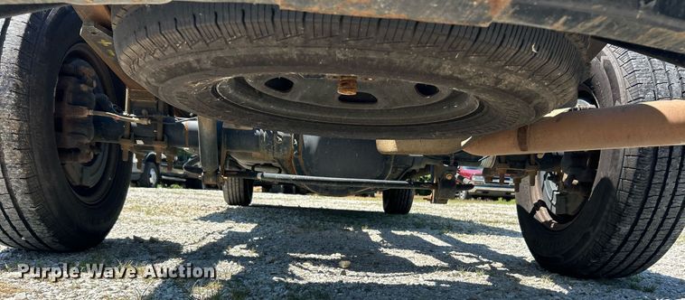 image for item EK8307 2015 Ford F250 Super Duty XL SuperCab pickup truck cab and chassis