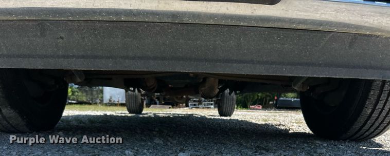 image for item EK8307 2015 Ford F250 Super Duty XL SuperCab pickup truck cab and chassis