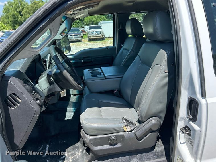 image for item EK8307 2015 Ford F250 Super Duty XL SuperCab pickup truck cab and chassis