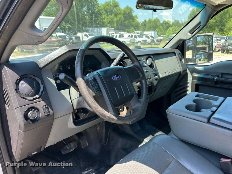 image for item EK8307 2015 Ford F250 Super Duty XL SuperCab pickup truck cab and chassis