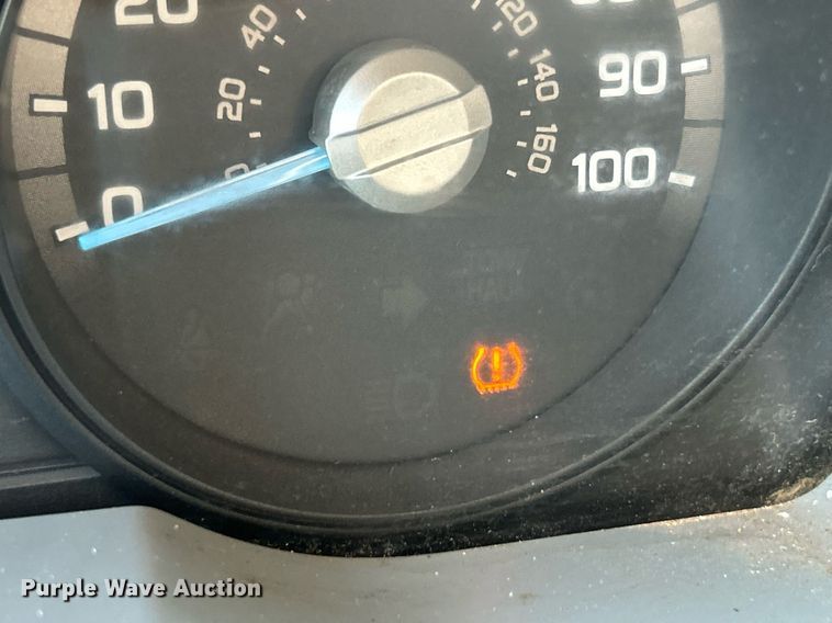 image for item EK8307 2015 Ford F250 Super Duty XL SuperCab pickup truck cab and chassis