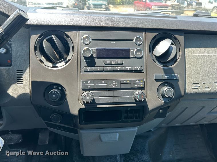 image for item EK8307 2015 Ford F250 Super Duty XL SuperCab pickup truck cab and chassis