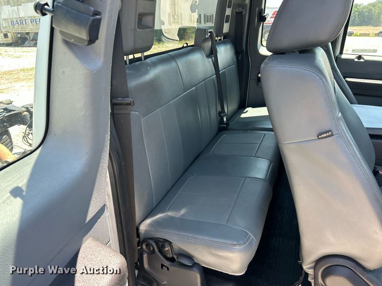 image for item EK8307 2015 Ford F250 Super Duty XL SuperCab pickup truck cab and chassis