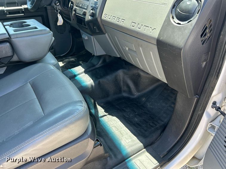 image for item EK8307 2015 Ford F250 Super Duty XL SuperCab pickup truck cab and chassis