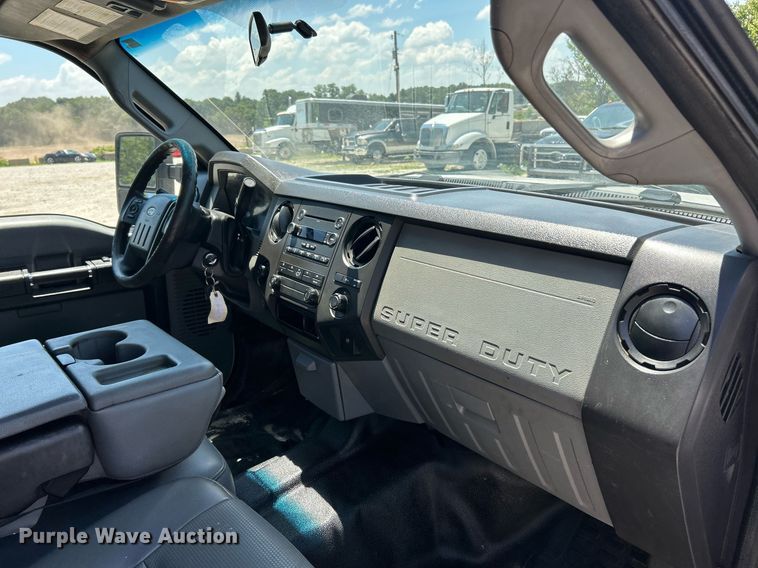 image for item EK8307 2015 Ford F250 Super Duty XL SuperCab pickup truck cab and chassis