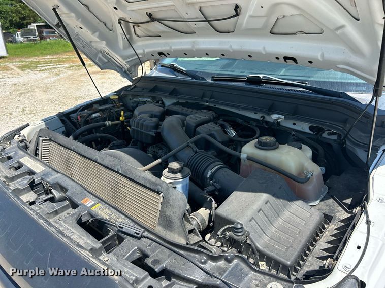 image for item EK8307 2015 Ford F250 Super Duty XL SuperCab pickup truck cab and chassis