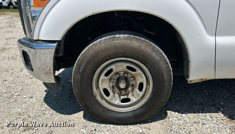 image for item EK8307 2015 Ford F250 Super Duty XL SuperCab pickup truck cab and chassis