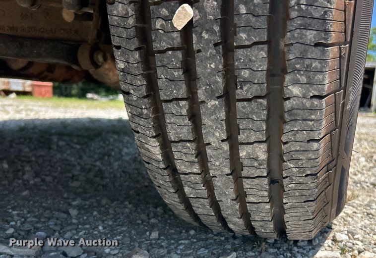 image for item EK8307 2015 Ford F250 Super Duty XL SuperCab pickup truck cab and chassis