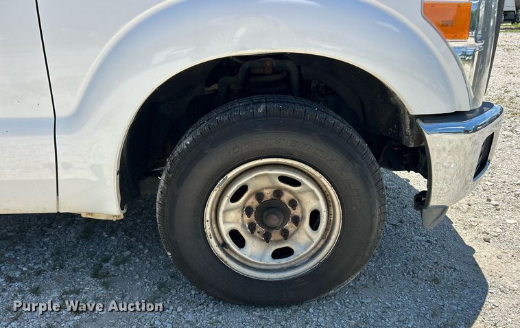 image for item EK8307 2015 Ford F250 Super Duty XL SuperCab pickup truck cab and chassis