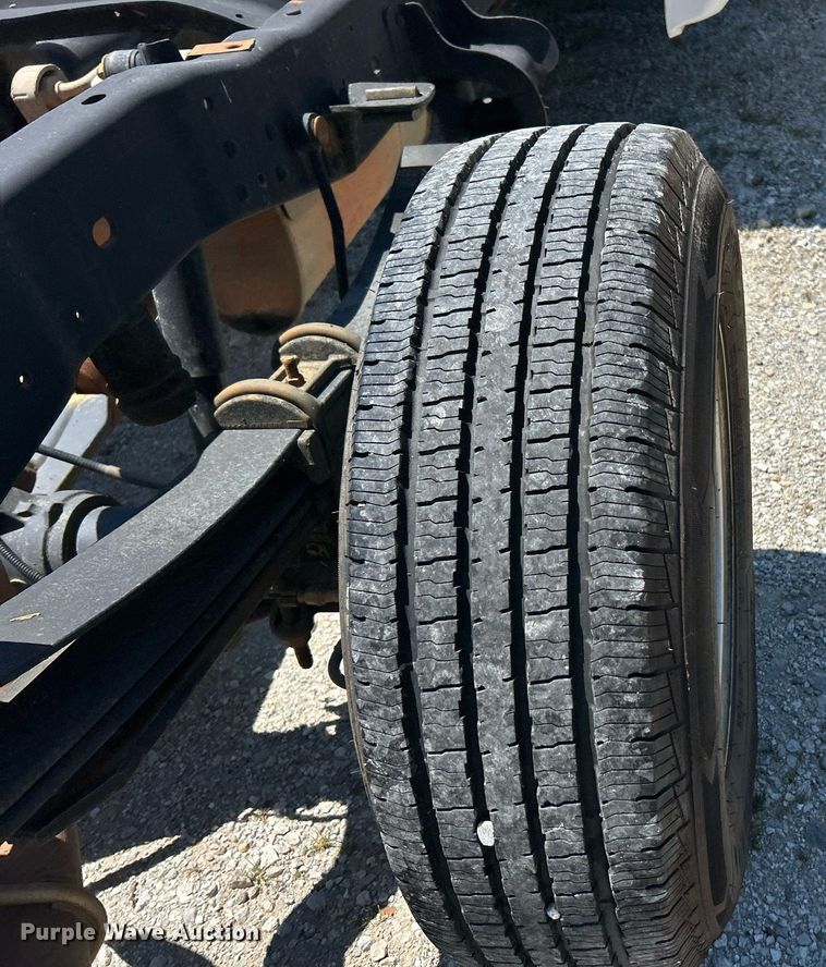 image for item EK8307 2015 Ford F250 Super Duty XL SuperCab pickup truck cab and chassis