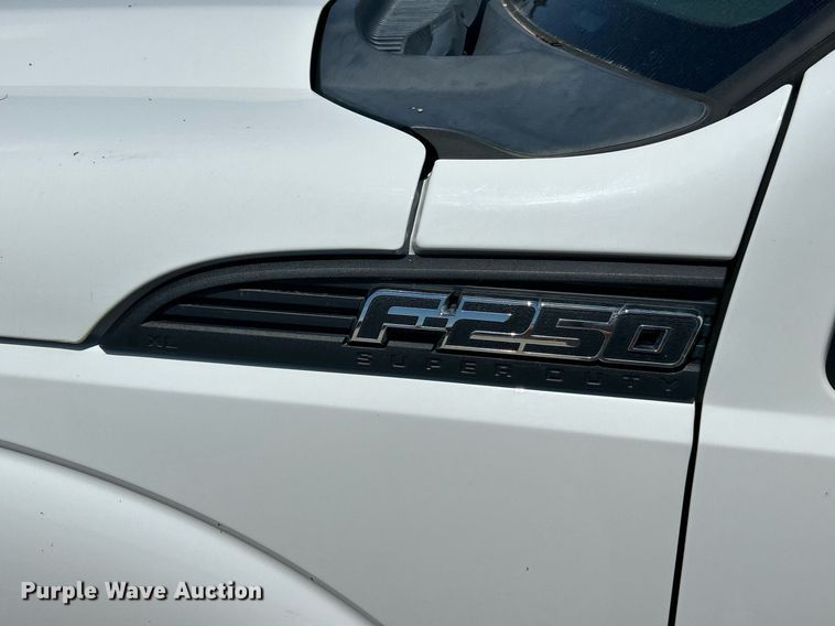 image for item EK8307 2015 Ford F250 Super Duty XL SuperCab pickup truck cab and chassis