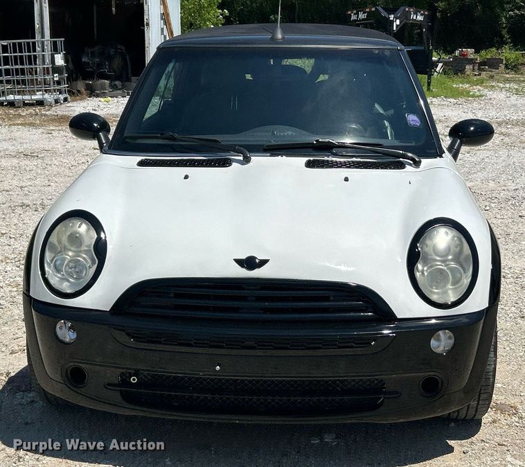 image for item EK8310 2005 Mini Cooper convertible