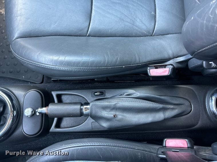 image for item EK8310 2005 Mini Cooper convertible