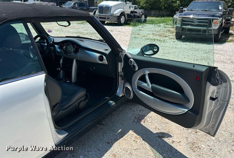 image for item EK8310 2005 Mini Cooper convertible
