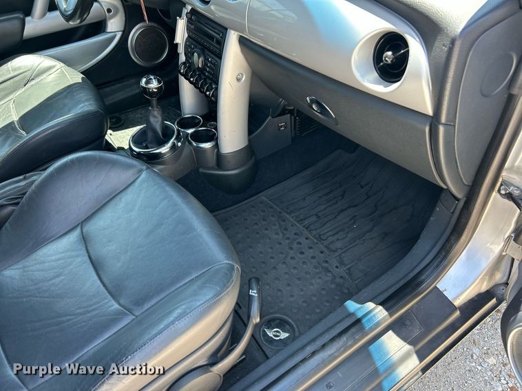 image for item EK8310 2005 Mini Cooper convertible