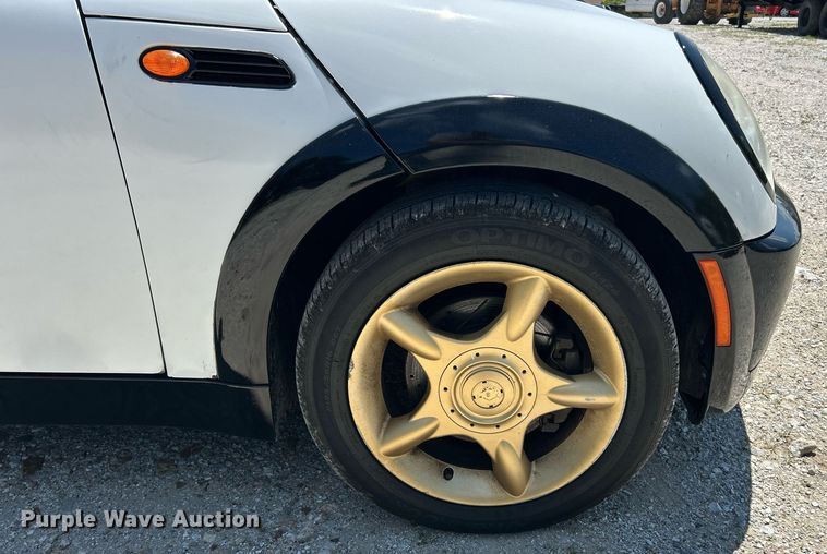 image for item EK8310 2005 Mini Cooper convertible