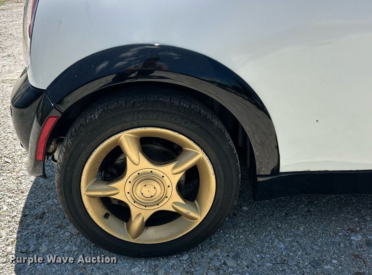 image for item EK8310 2005 Mini Cooper convertible