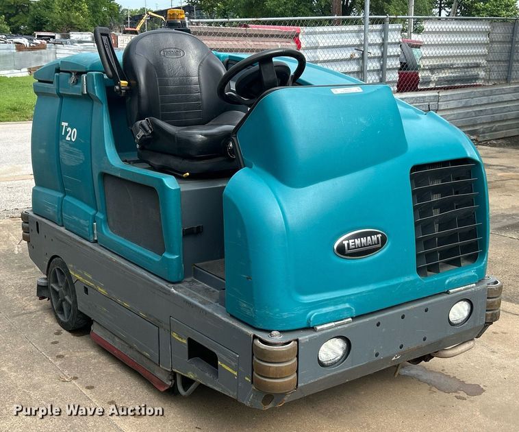 image for item EK8333 Tennant T20 floor scrubber