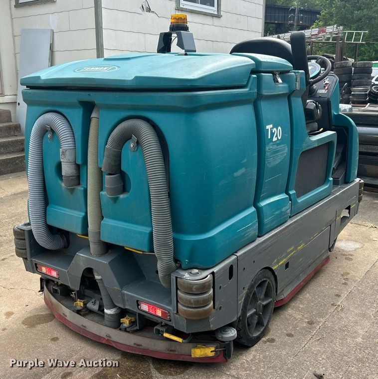 image for item EK8333 Tennant T20 floor scrubber