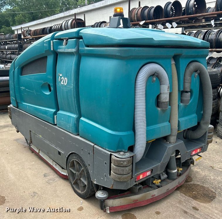 image for item EK8333 Tennant T20 floor scrubber