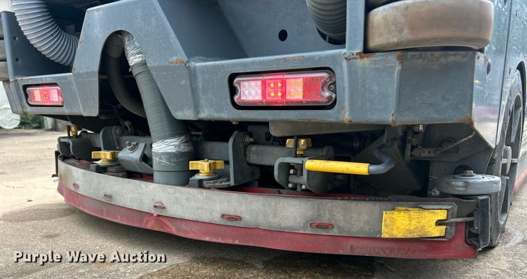 image for item EK8333 Tennant T20 floor scrubber