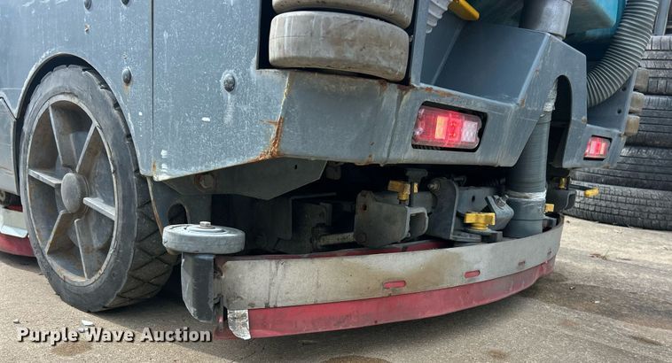 image for item EK8333 Tennant T20 floor scrubber