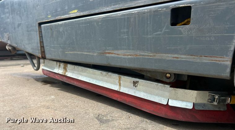 image for item EK8333 Tennant T20 floor scrubber