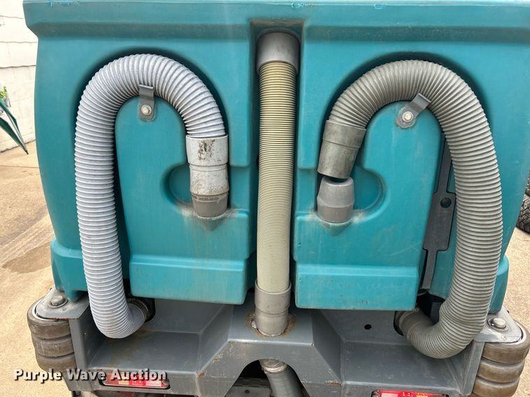 image for item EK8333 Tennant T20 floor scrubber