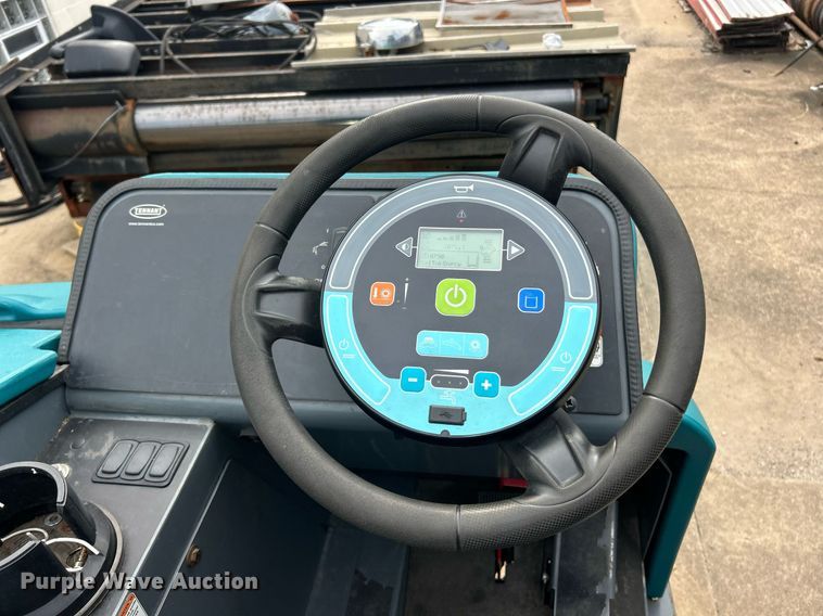 image for item EK8333 Tennant T20 floor scrubber