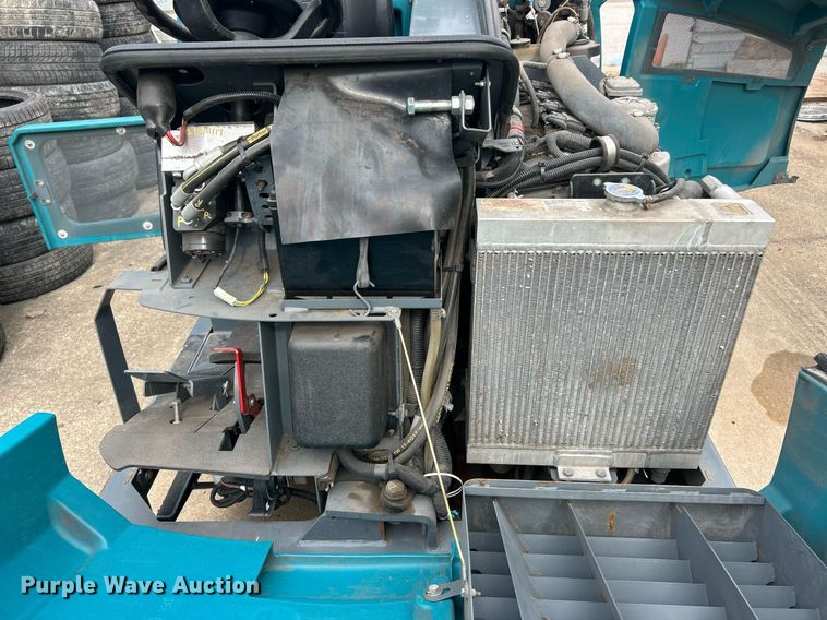 image for item EK8333 Tennant T20 floor scrubber