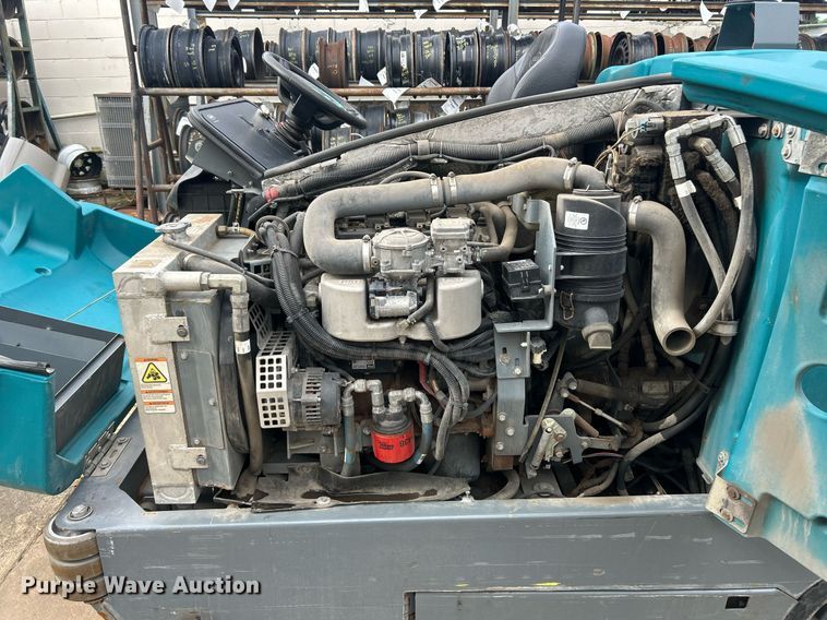 image for item EK8333 Tennant T20 floor scrubber