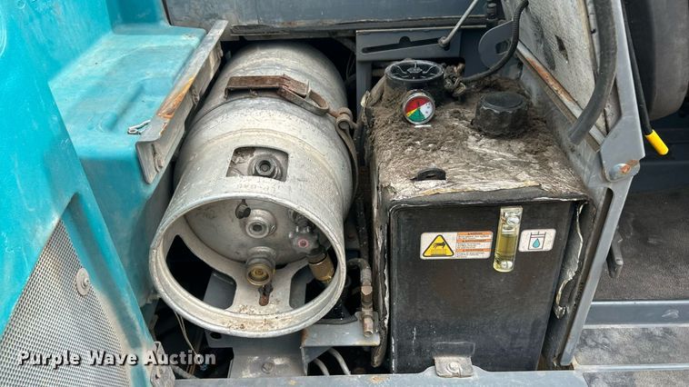 image for item EK8333 Tennant T20 floor scrubber