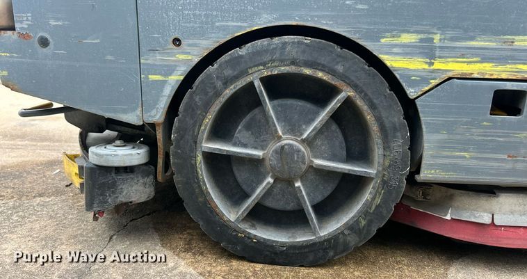 image for item EK8333 Tennant T20 floor scrubber