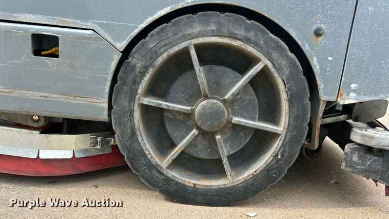 image for item EK8333 Tennant T20 floor scrubber