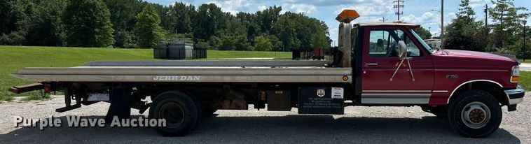 image for item EK8334 1993 Ford F450 Super Duty rollback truck