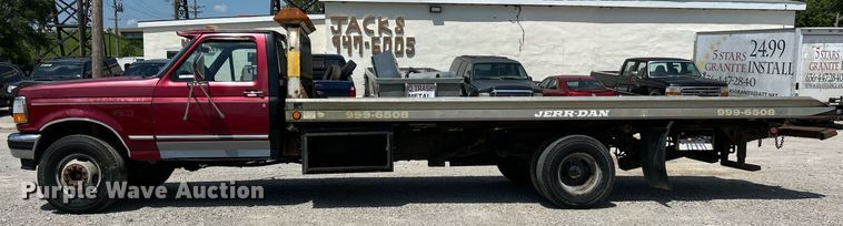 image for item EK8334 1993 Ford F450 Super Duty rollback truck