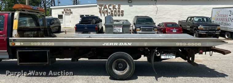 image for item EK8334 1993 Ford F450 Super Duty rollback truck