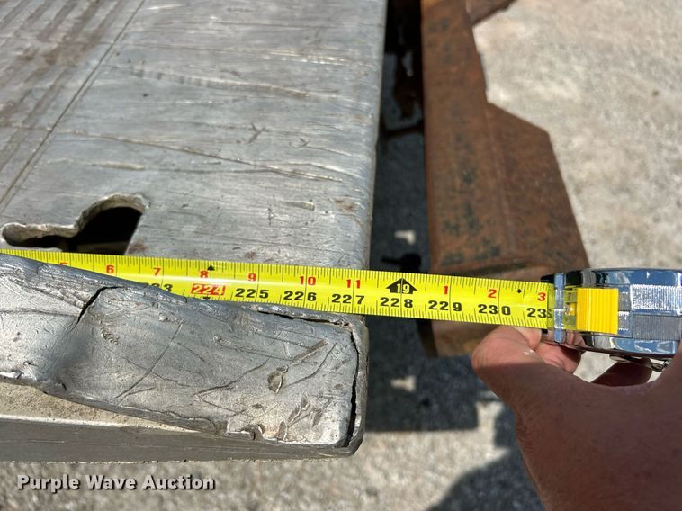 image for item EK8334 1993 Ford F450 Super Duty rollback truck