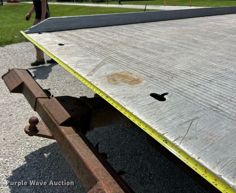 image for item EK8334 1993 Ford F450 Super Duty rollback truck