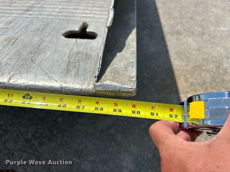 image for item EK8334 1993 Ford F450 Super Duty rollback truck