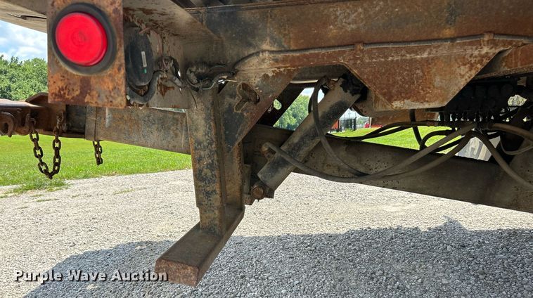 image for item EK8334 1993 Ford F450 Super Duty rollback truck