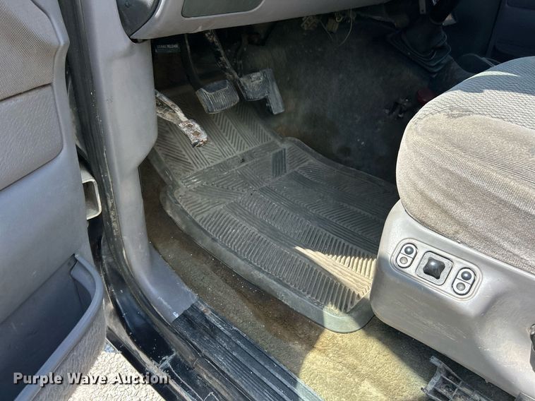 image for item EK8334 1993 Ford F450 Super Duty rollback truck