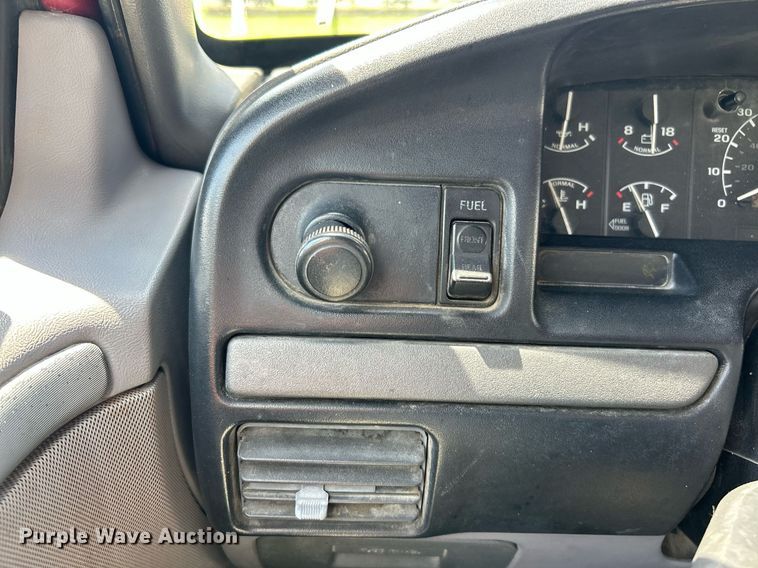 image for item EK8334 1993 Ford F450 Super Duty rollback truck