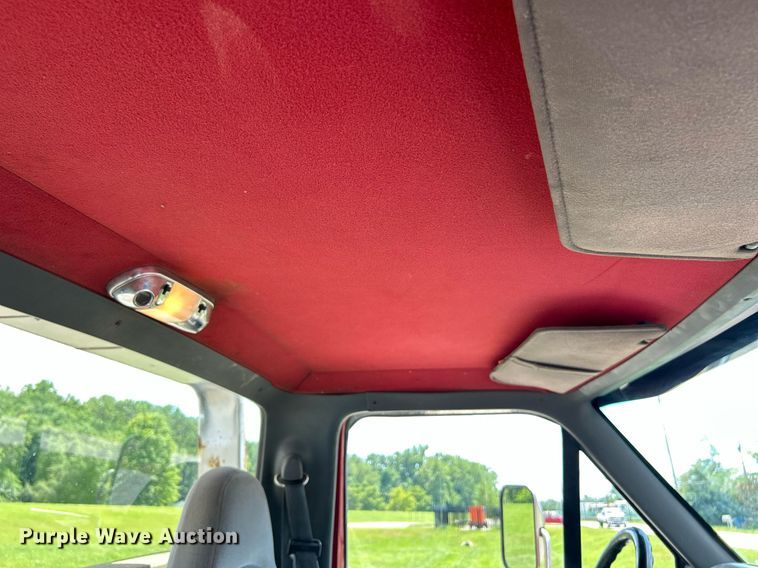 image for item EK8334 1993 Ford F450 Super Duty rollback truck