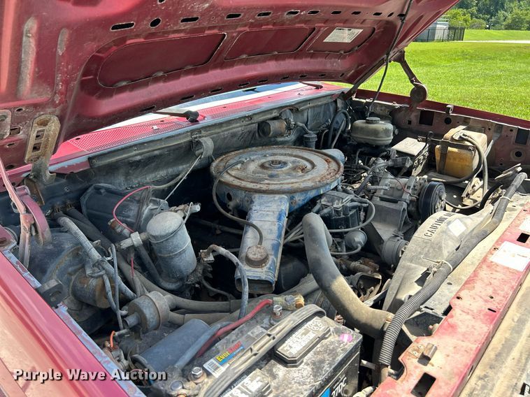 image for item EK8334 1993 Ford F450 Super Duty rollback truck